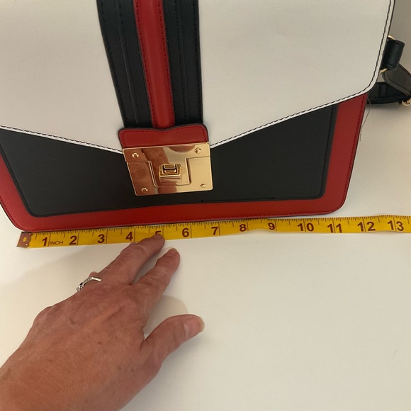 Scarleton High Quality Faux Leather Sturdy Shoulder Bag Gold Hardware Twist Lock - Picture 15 of 16